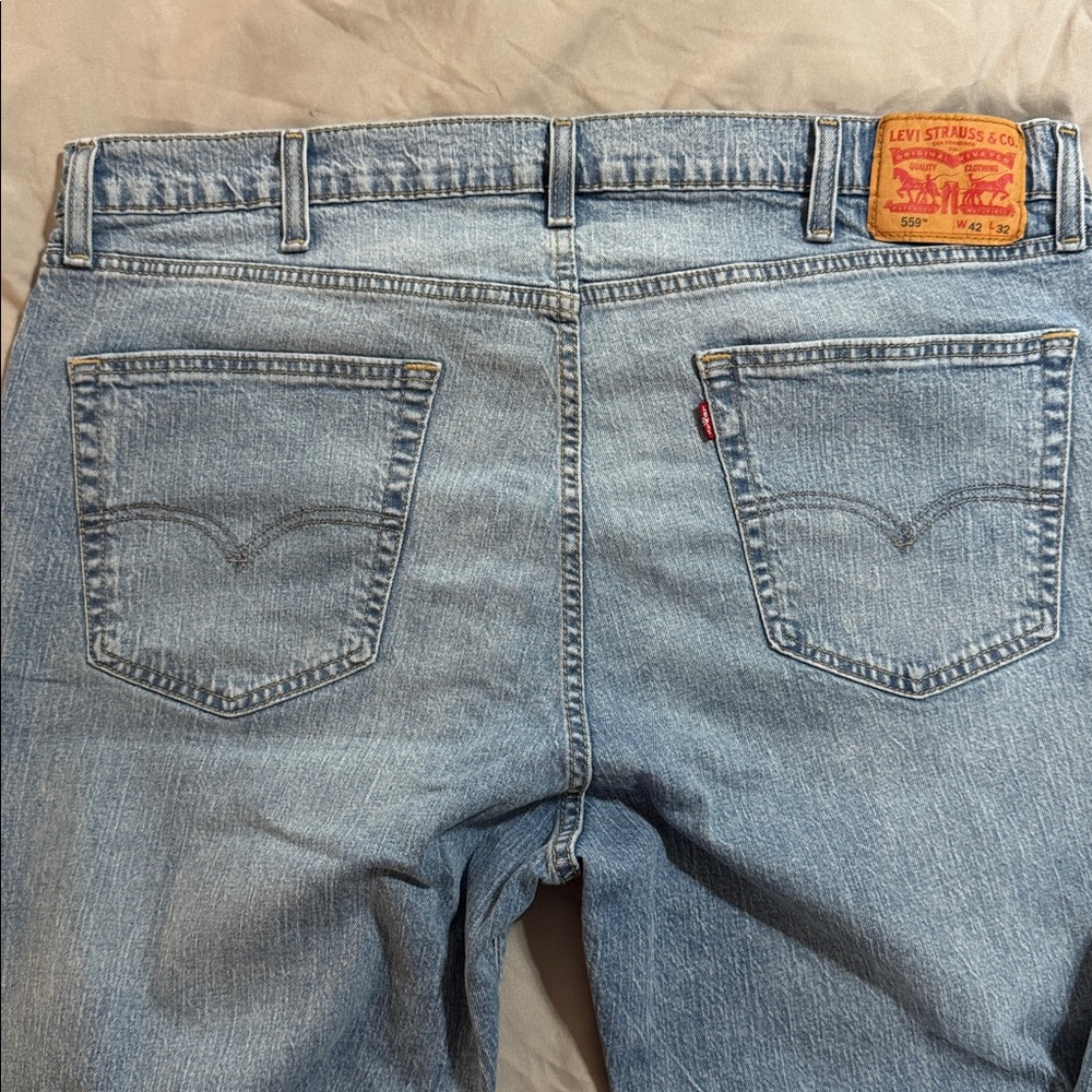 Levi's 559 Light Blue Relaxed Fit Jeans 42 x 32 - Picture 3 of 4